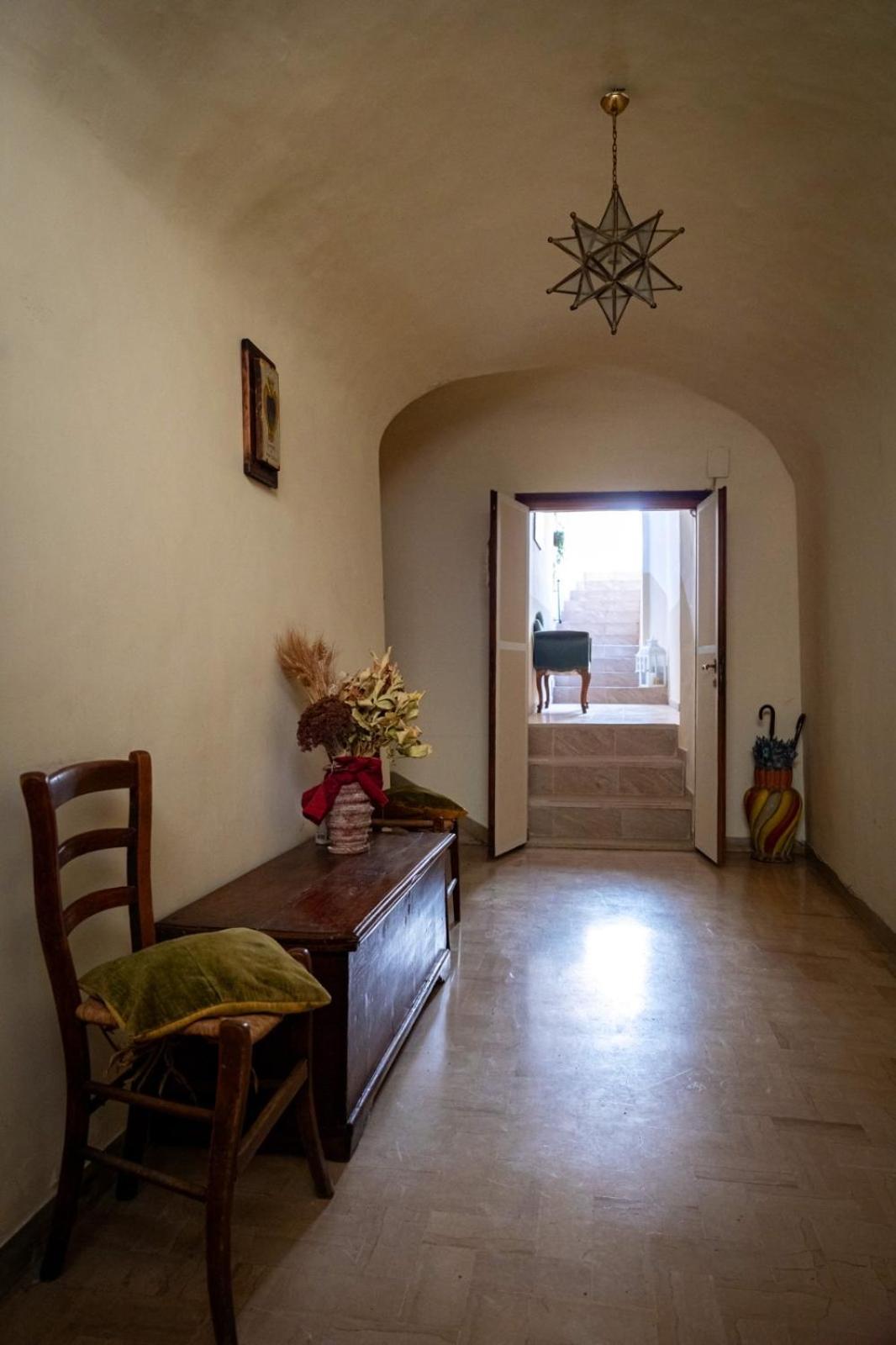 App. Con Terrazza Panoramica In Centro-Montefalco Buitenkant foto