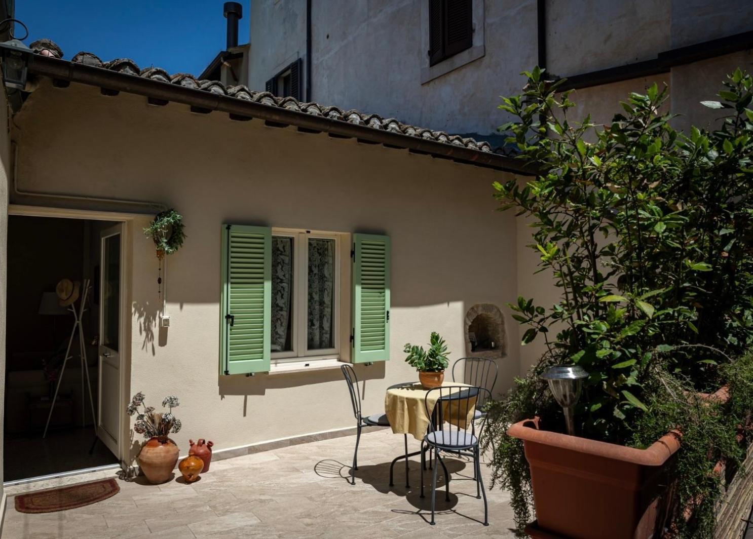 App. Con Terrazza Panoramica In Centro-Montefalco Buitenkant foto